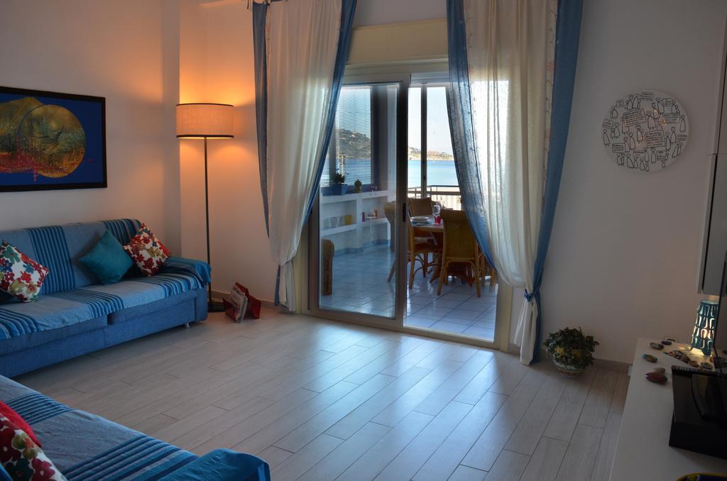Terrazza Sul Mare Lägenhet Giardini Naxos Exteriör bild