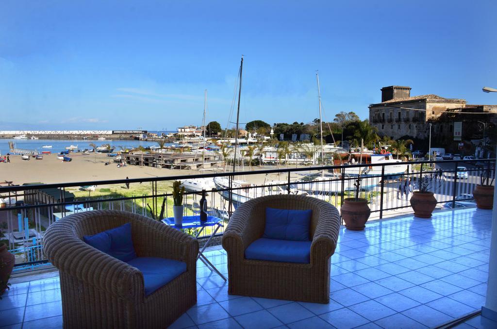 Terrazza Sul Mare Lägenhet Giardini Naxos Exteriör bild