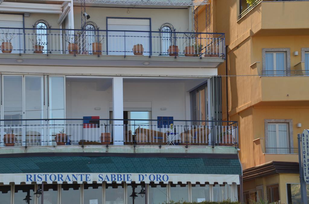 Terrazza Sul Mare Lägenhet Giardini Naxos Exteriör bild