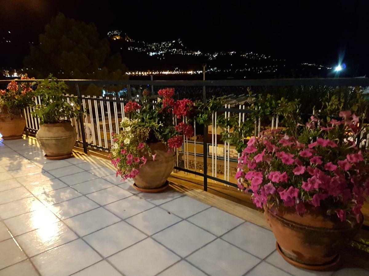 Terrazza Sul Mare Lägenhet Giardini Naxos Exteriör bild
