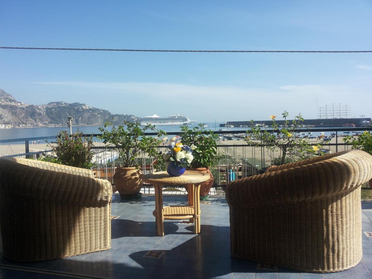 Terrazza Sul Mare Lägenhet Giardini Naxos Rum bild